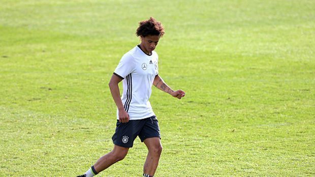 
                <strong>Leroy Sane</strong><br>
                Leroy Sane - geboren in Essen
              