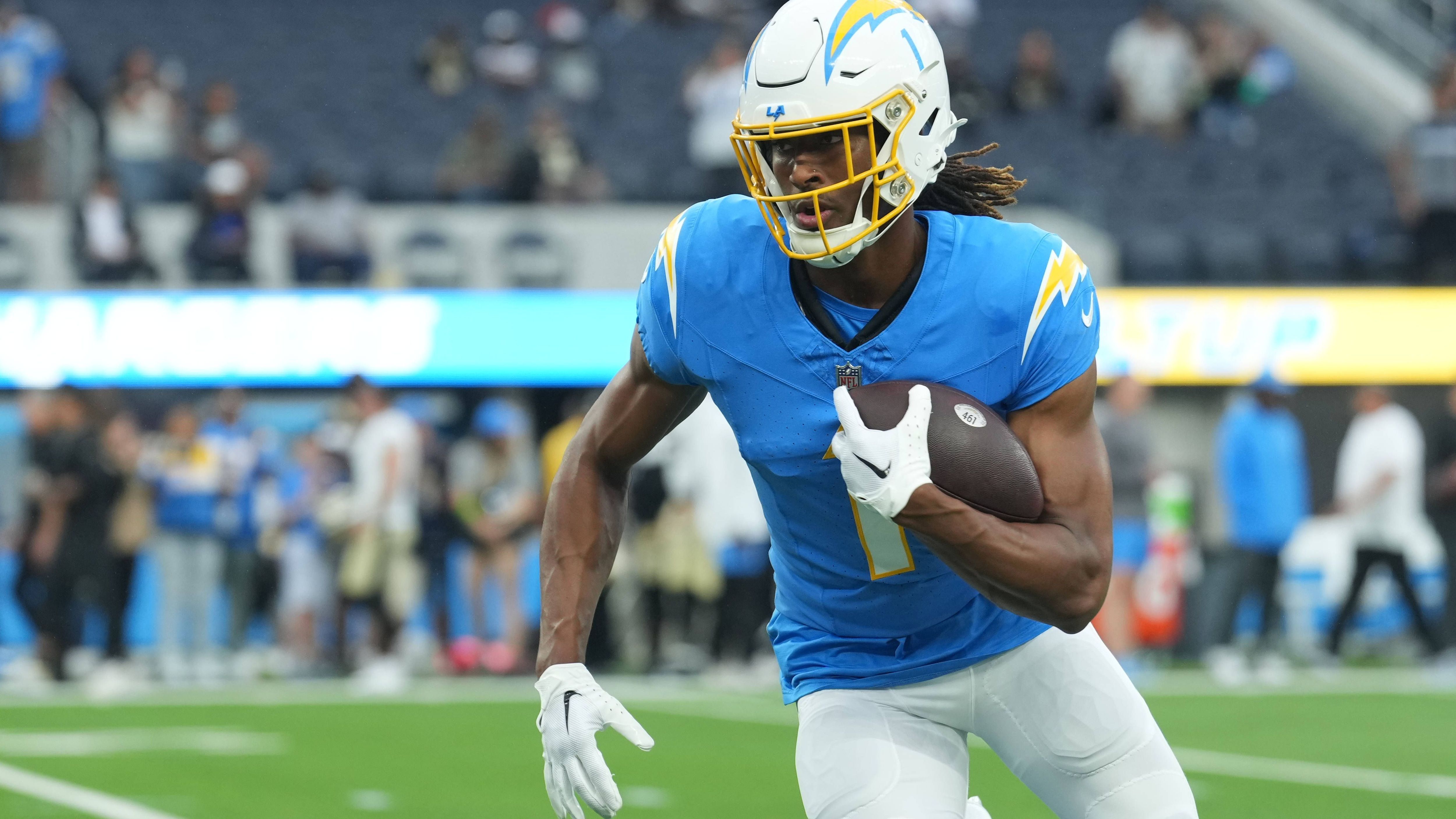 <b>21. Pick: Quentin Johnston (Los Angeles Chargers)<br></b>Für Quentin Johnston lief die Saison nicht nach Plan. Der Rookie konnte lediglich 38 seiner 65 Targets fangen, einen Raumgewinn von 431 Yards erzielen und nur sieben von 22 Contested Catches für sich entscheiden - eine zu geringe Ausbeute für den Erstrunden-Pick. Nach den <a href="https://www.ran.de/sports/american-football/nfl/news/nfl-la-chargers-als-es-um-geld-ging-wurde-keenan-allen-emotionslos-356453">Abgängen</a> von Keenan Allen und Mike Williams steht er nun umso mehr im Fokus.&nbsp;