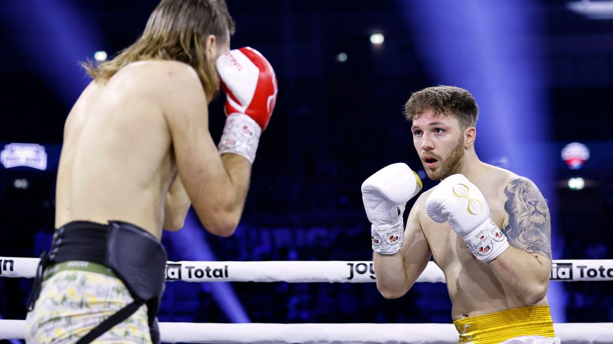 Streamer Jan Schlappen (Jan Lange) und Streamer Chefstrobel (Domenic Fabio Strobel) bei The Great Fight Night 