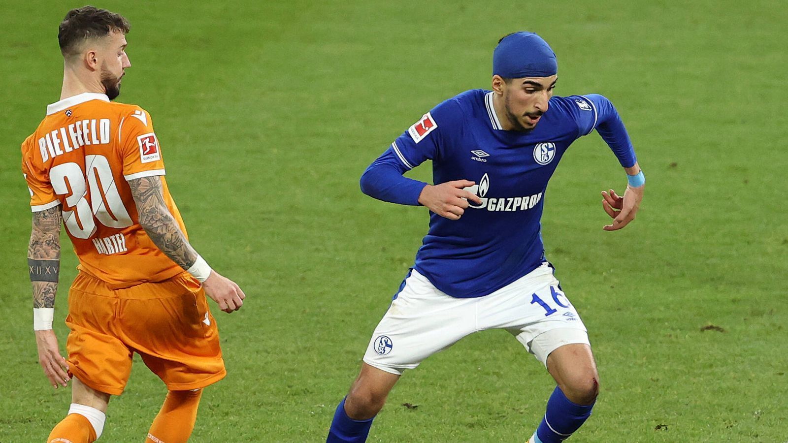 
                <strong>Erste zwingende Schalker Chance</strong><br>
                In der 47. Minute gelingt Boujellab fast das 1:0 für Schalke, doch Bielefelds Keeper Ortega ist auf dem Posten. Auch beim Fast-Eigentor von Brunner ist auf den Schlussmann der Arminia Verlass.
              