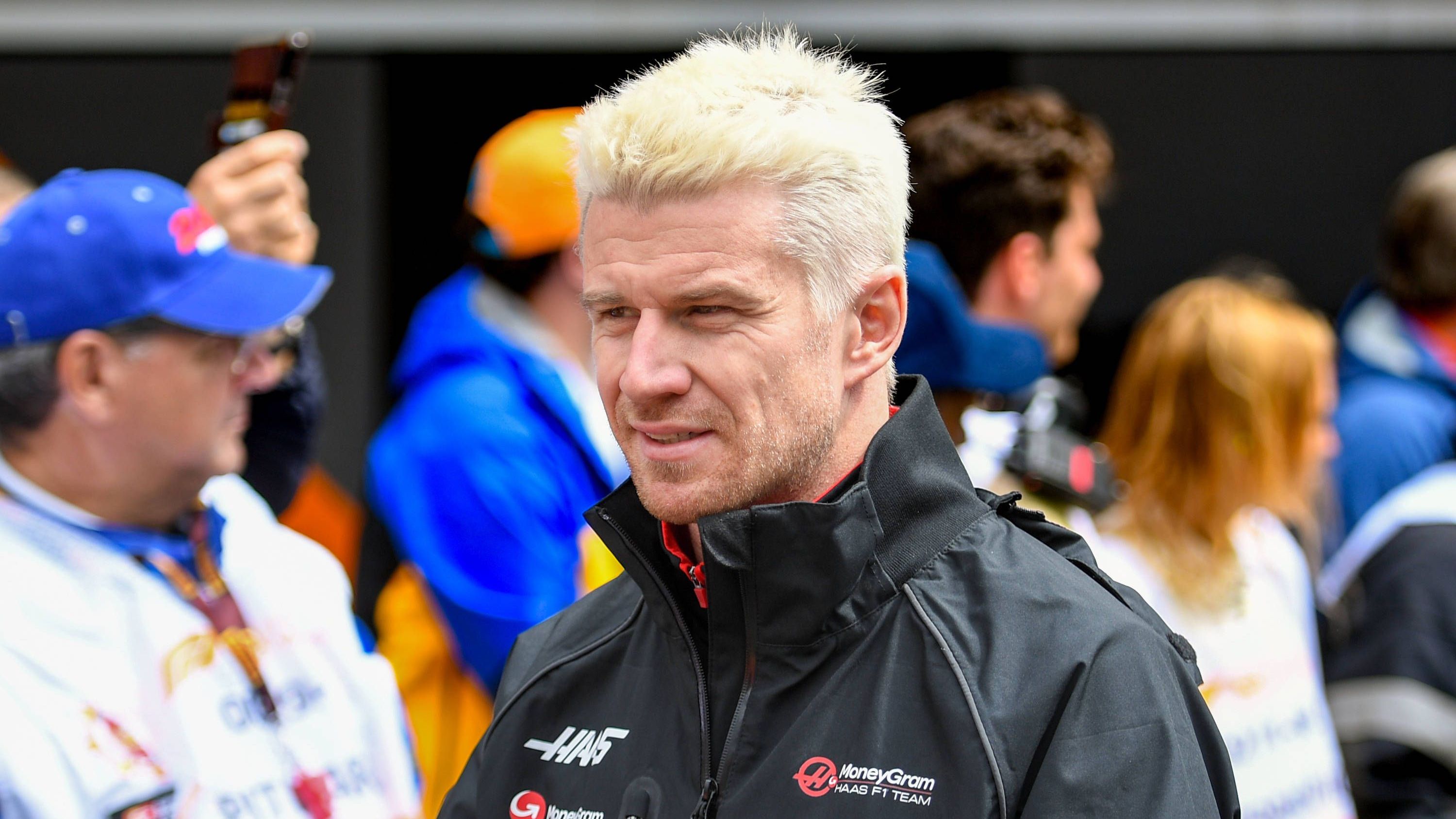 <strong>Nico Hülkenberg (Gewinner)</strong><br>Die vergangenen Wochen im immer unterlegeneren Haas waren für Hülkenberg nicht einfach, und es stellt sich die Frage, wie viel Spaß ihm die Saison noch machen wird. Doch der 35-Jährige hat sich mit starken Leistungen, vor allem im Qualifying, ein weiteres Jahr in der Formel 1 verdient, seinen Teamkollegen Kevin Magnussen beherrscht er ohne Probleme. Und vielleicht gibt es nach 2024 ja sogar nochmal eine Chance bei einem Topteam?