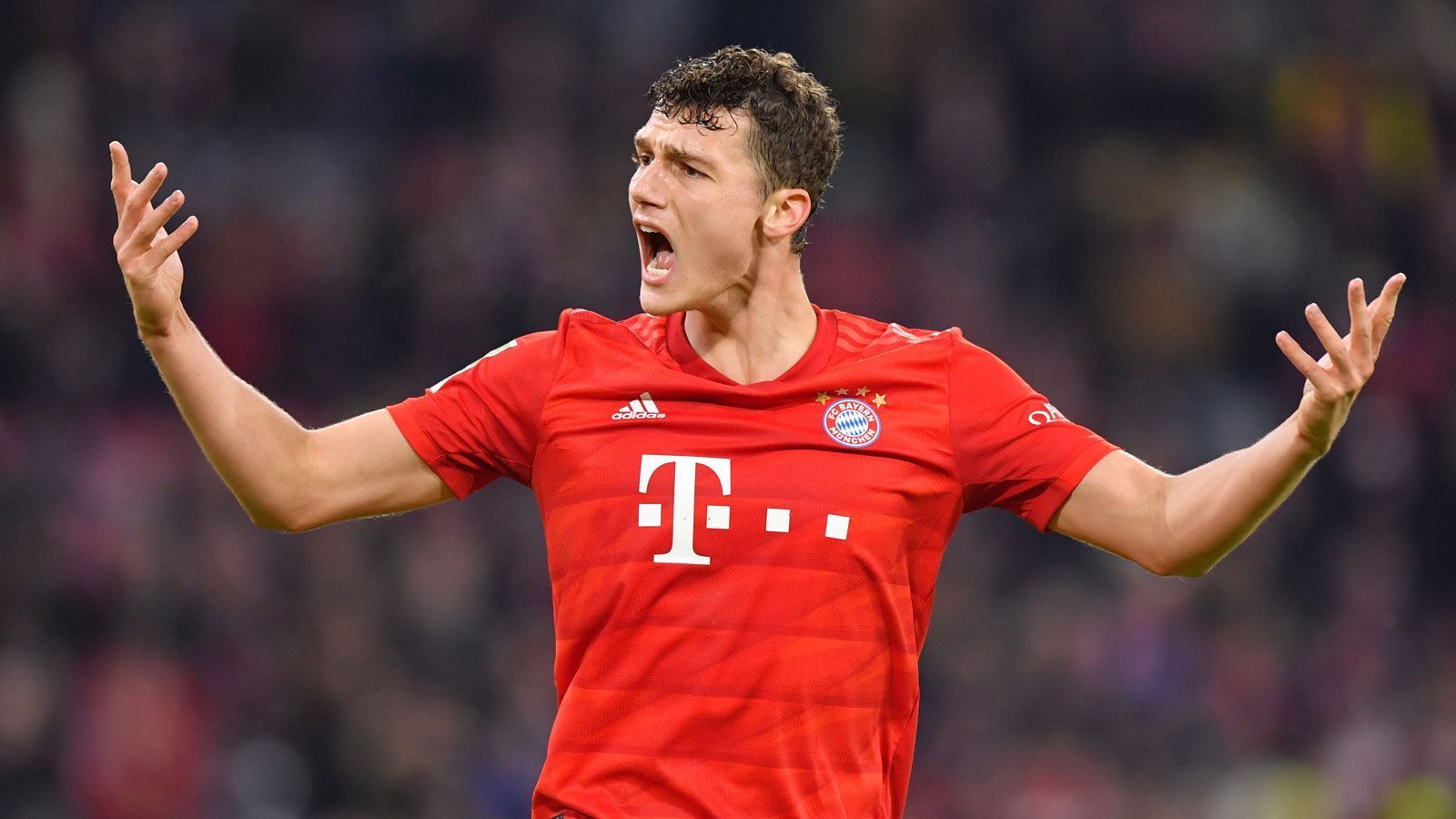 
                <strong>Benjamin Pavard</strong><br>
                Interpretiert seine Rolle als Rechtsverteidiger relativ offensiv, attackiert früh und verliert gefühlt keinen Zweikampf. Im Spiel nach vorne manchmal zu ungenau. Aber liefert per Volley eine Traumflanke auf Lewandowski zum 1:0. In der Schlussphase mit einem Traumpass auf Perisic, der jedoch knapp verzieht. ran-Note: 2
              