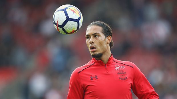 
                <strong>Virgil van Dijk</strong><br>
                ... 75 Millionen Pfund (umgerechnet ca. 84,6 Millionen Euro) liegen. Noch nie hat ein Verein mehr für einen Verteidiger bezahlt. Die bisherige Rekordsumme für einen Verteidiger lag bei 55,6 Millionen Euro (John Stones, 2016, von Everton zu Manchester City). Wie die "Daily Mail" weiter berichtet, soll van Dijks Gehalt bei ...
              