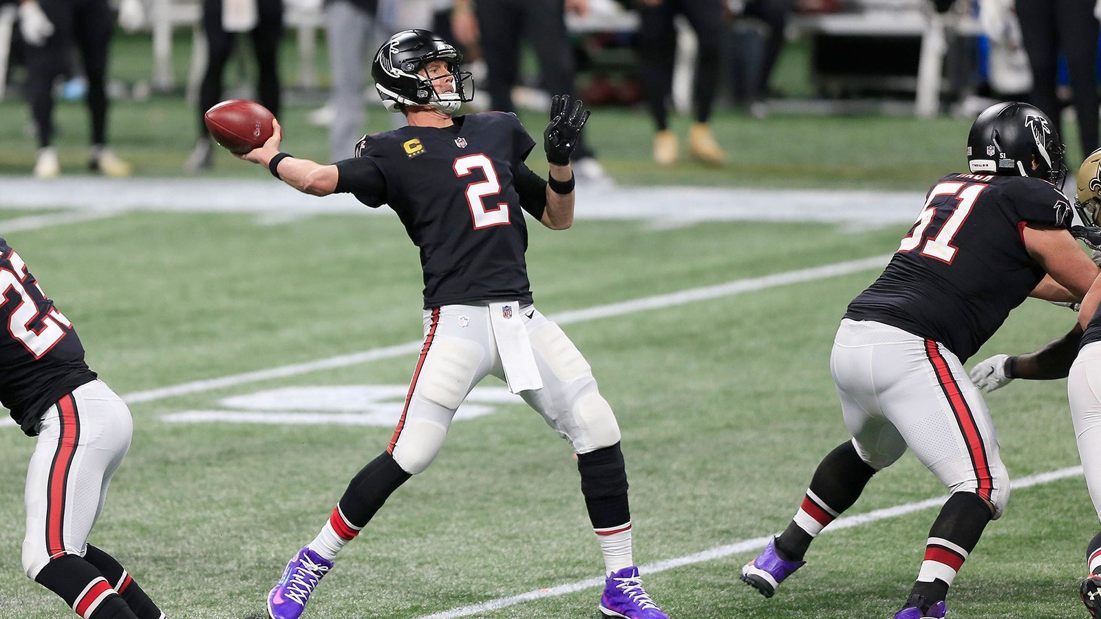 
                <strong>Platz 9 (geteilt): Matt Ryan </strong><br>
                366 Touchdown-Pässe
              