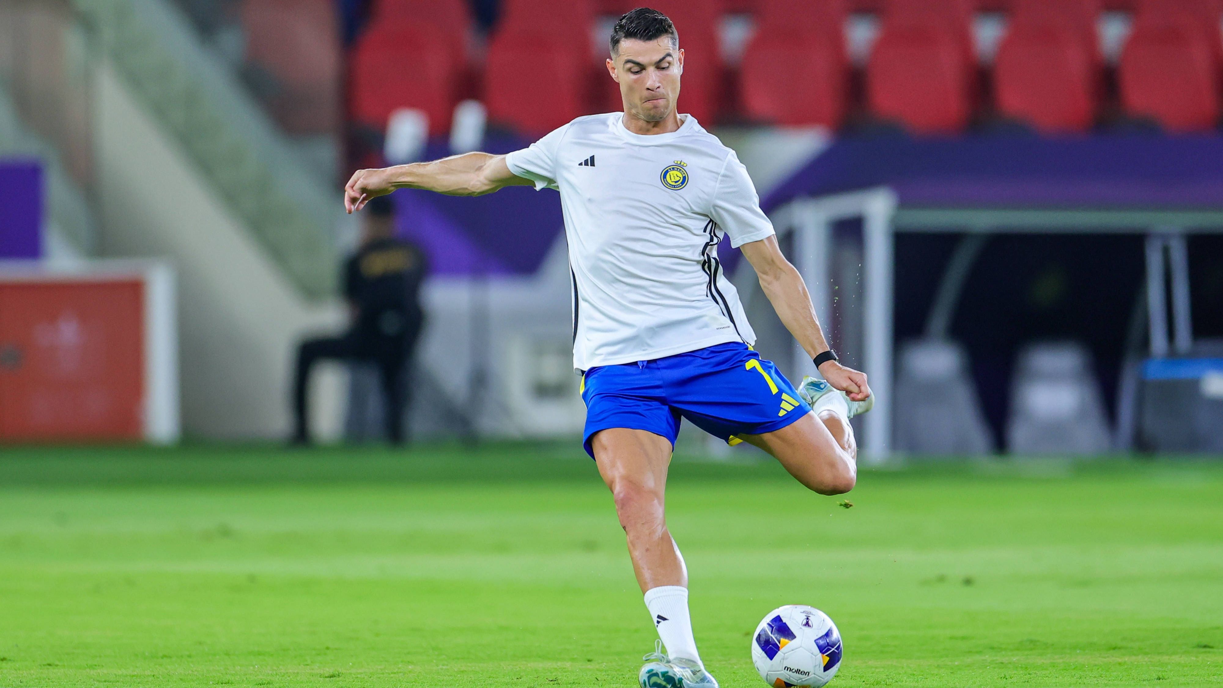 <strong>Cristiano Ronaldo (Al-Nassr)</strong><br>... Zuletzt hatte FIFA-Präsident Gianni Infantino Gerüchte angeheizt, als er auf dem YouTube-Kanal des Streamers "IShowSpeed" im Hinblick auf eine Teilnahme von Ronaldo an der Klub-WM erklärte: "Es laufen Gespräche mit einigen Vereinen." Auch ein brasilianischer Klub soll laut "Marca" über einen Wechsel nachdenken. Sollte CR7 in Marokko unterschreiben, würden in der Gruppenphase ManCity, sein Ex-Klub Juventus Turin und Al-Ain warten ...