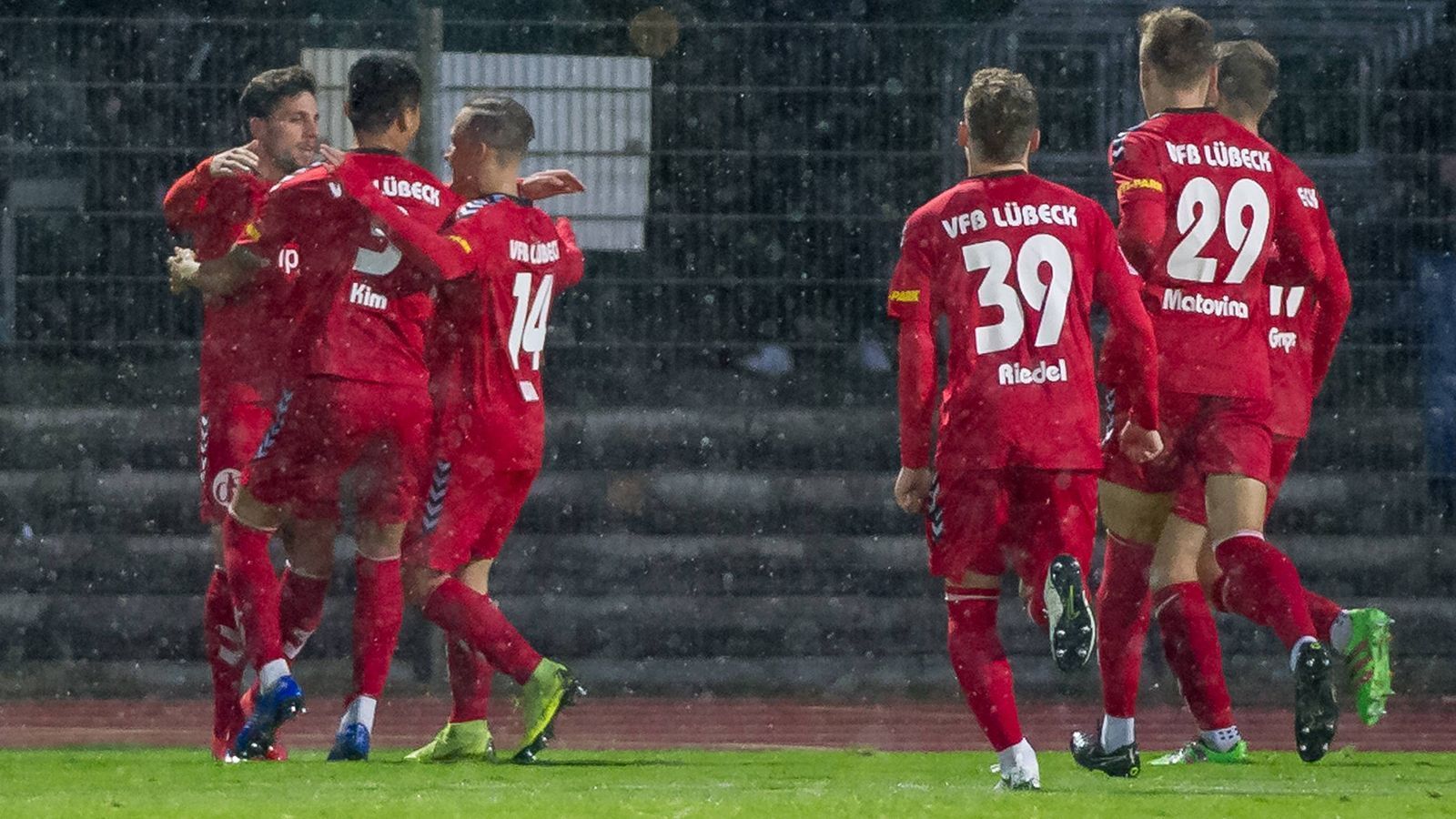 
                <strong>VfB Lübeck</strong><br>
                Landespokalsieger Schleswig-Holstein: 1:0-Finalsieg gegen den SC Weiche Flensburg 
              