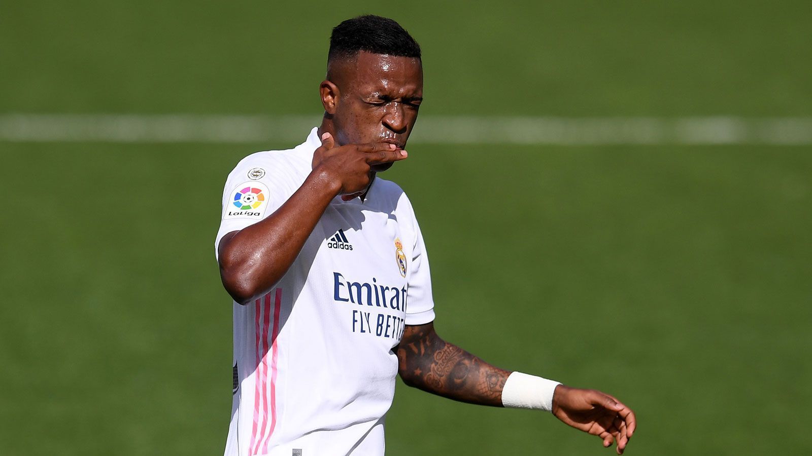 
                <strong>10. Vinicius Junior (Real Madrid) - 9 Punkte</strong><br>
                Geburtsdatum: 12. Juli 2000 - Nationalität: Brasilien -  Position: Linker Flügelstürmer -  bisher generierte Ablöse (laut transfermarkt.de): 45 Millionen Euro -  Vertrag bis: Juni 2025
              