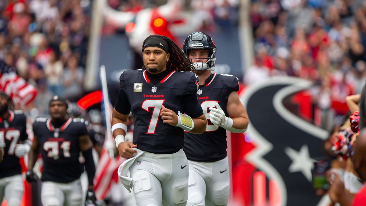 November 24, 2024, Cypress, Texas, USA: Texans quarterback CJ STROUD (7) runs out the tunnel before the Houston Texans and Tennessee Titans game at NRG Stadium in Houston. Cypress USA - ZUMAg261 20...