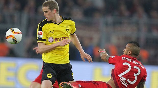 
                <strong>Sven Bender (Borussia Dortmund)</strong><br>
                Sven Bender (Borussia Dortmund): Hatte die schwierige Aufgabe, Lewandowski aus dem Spiel zu nehmen. Gelang über weite Phasen der Partie vorzüglich. Trotz früher Gelber Karte immer aggressiv und kompromisslos in den Zweikämpfen. Konnte Werbung in eigener Sache betreiben. ran-Note: 2
              