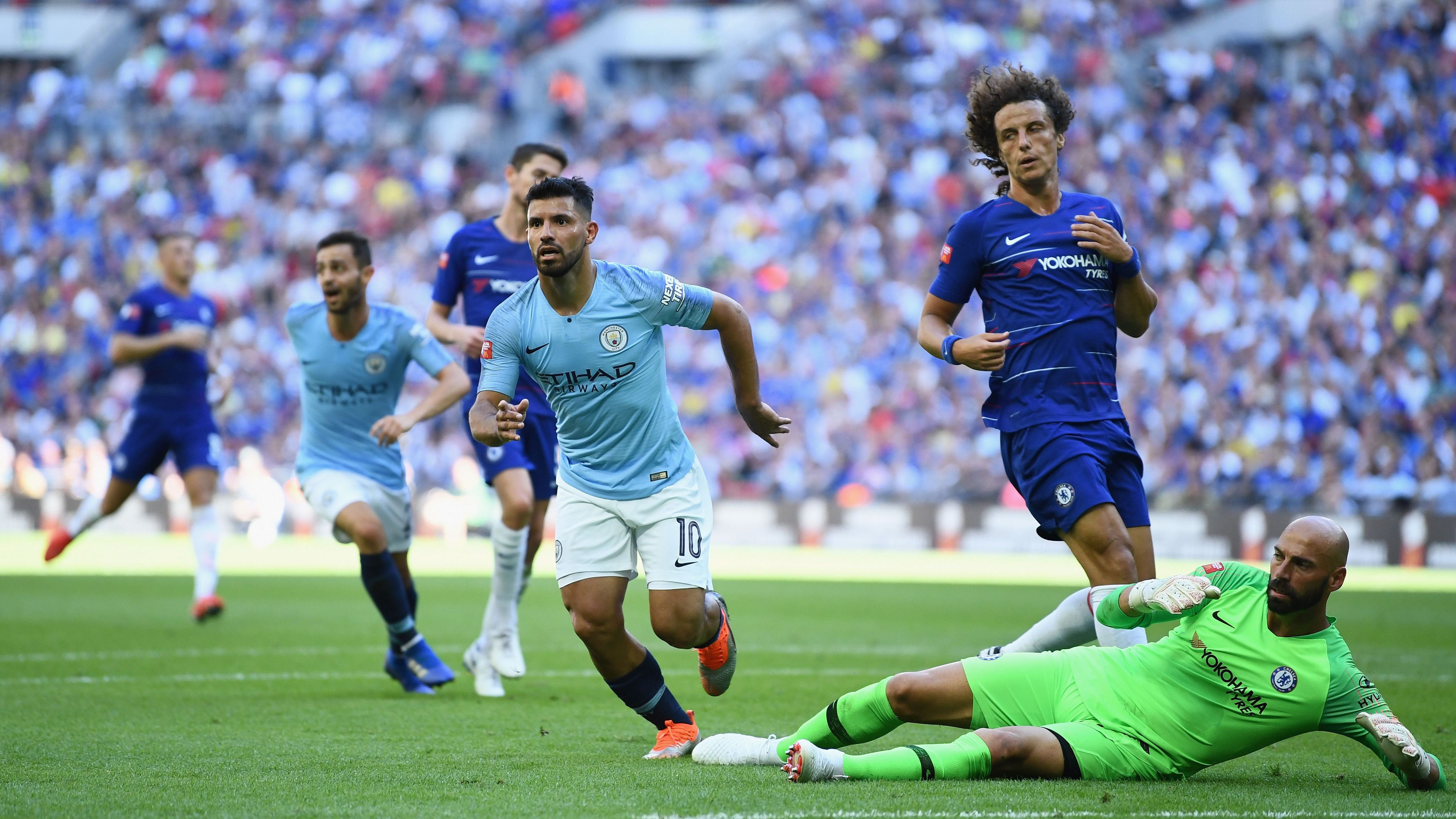 <strong>Community Shield 2018/19</strong><br>Gut ein halbes Jahr vor dem EFL-Cup-Finale trafen sich Chelsea und ManCity schon im Duell um den englischen Supercup, dem sogenannten Community Shield - mit demselben Ausgang. ManCity gewann durch einen Doppelpack von Sergio Agüero.&nbsp;