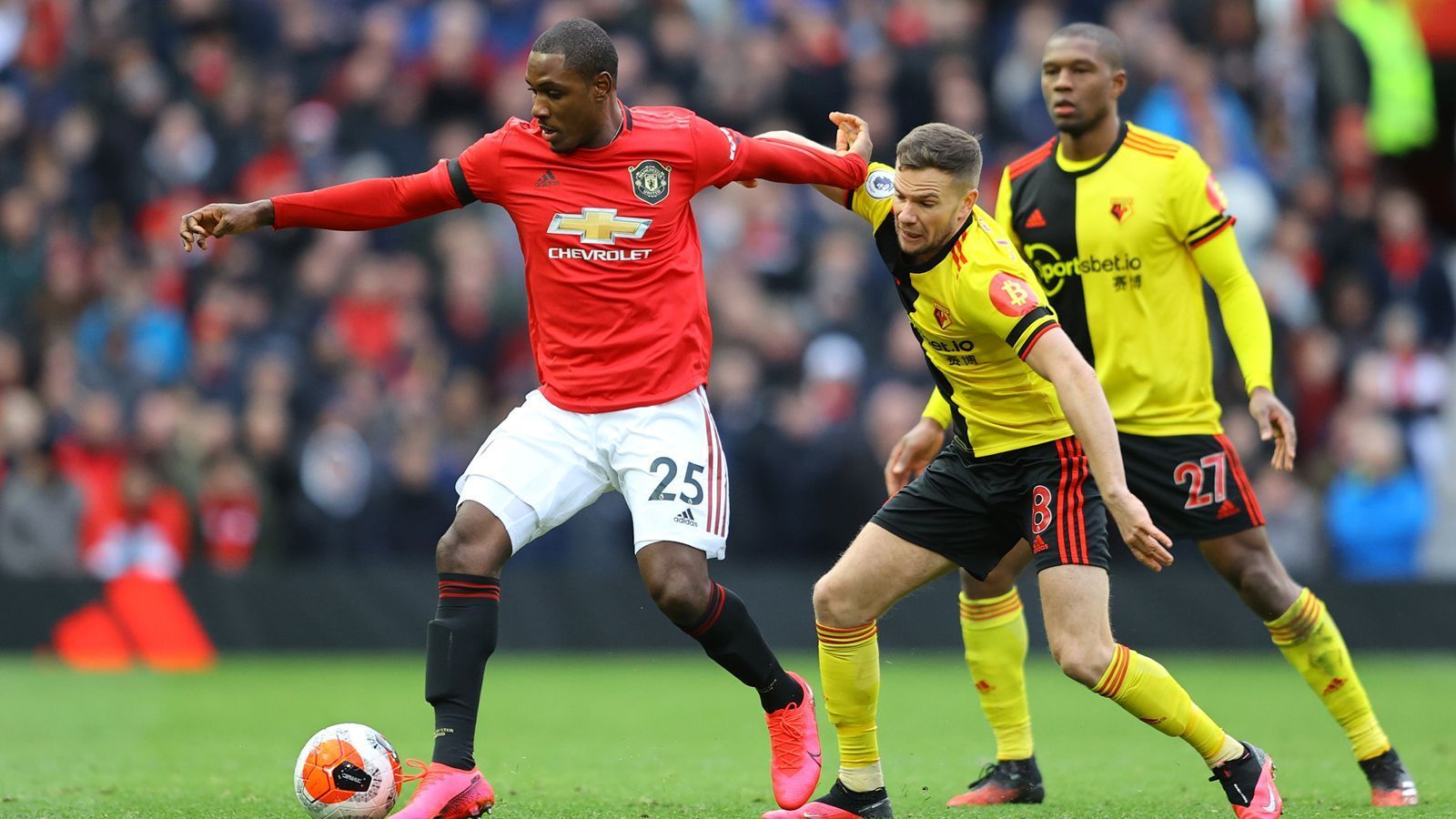 
                <strong>Odion Ighalo (Manchester United)</strong><br>
                &#x2022; Leihgebühr: zwölf Millionen Euro (Zeitraum: Januar 2020 bis Januar 2021)<br>&#x2022; Geliehen von: Shanghai Shenhua<br>&#x2022; Geliehen an: Manchester United<br>
              