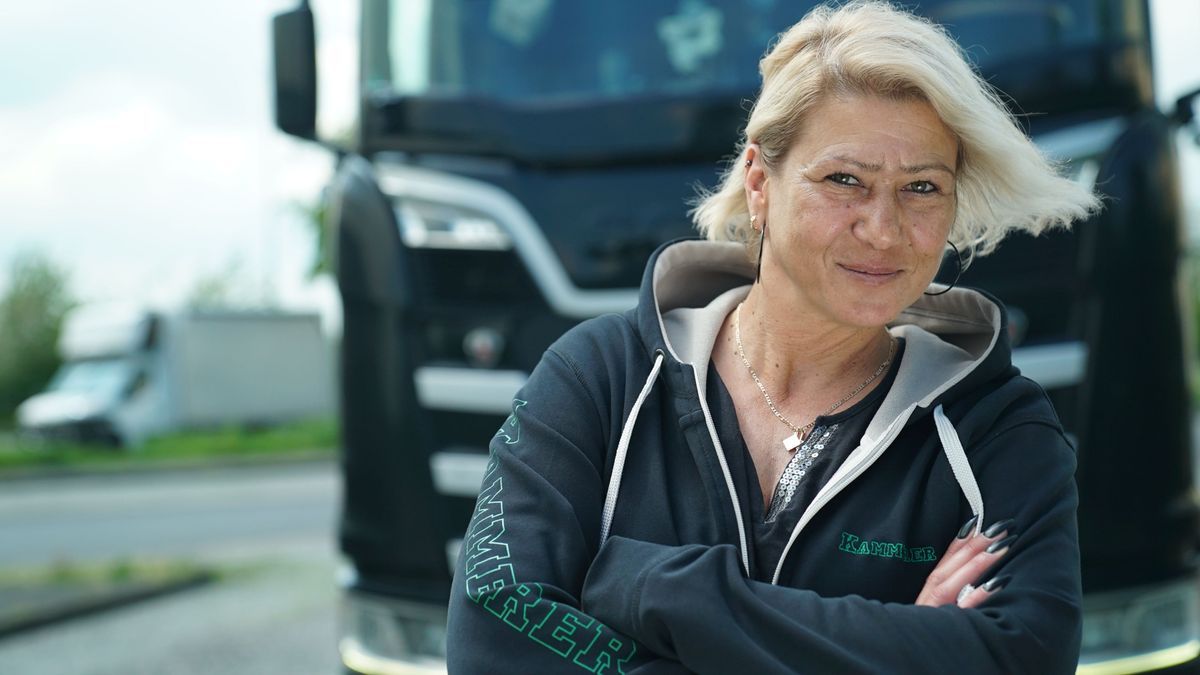 Trucker Babe Marina - die "Schwaben Perle"