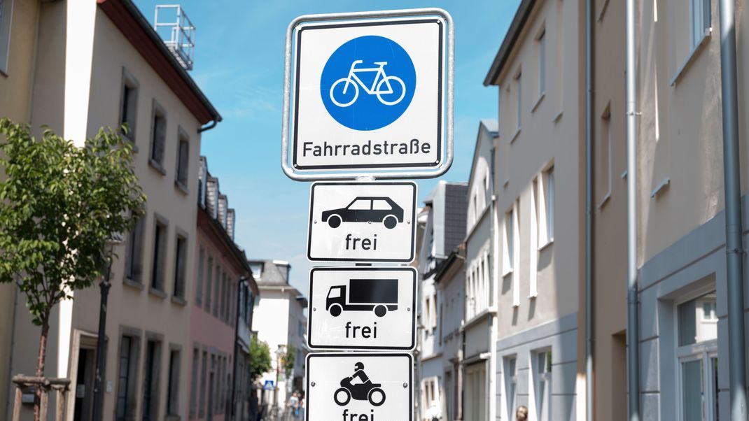 Rate mal: Wer darf diese Fahrradstraße benutzten?&nbsp;