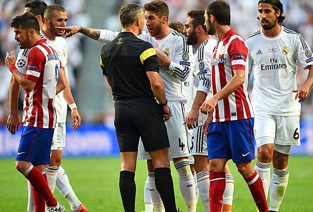 
                <strong>Champions-League-Finale: Real Madrid vs. Atletico Madrid</strong><br>
                Erste Aufregung nach rund 20 Minuten: Nach einem bösen Foul von Raul Garcia an Angel di Maria kommt es zur Rudelbildung - mit dabei: Na klar, Sergio Ramos.
              