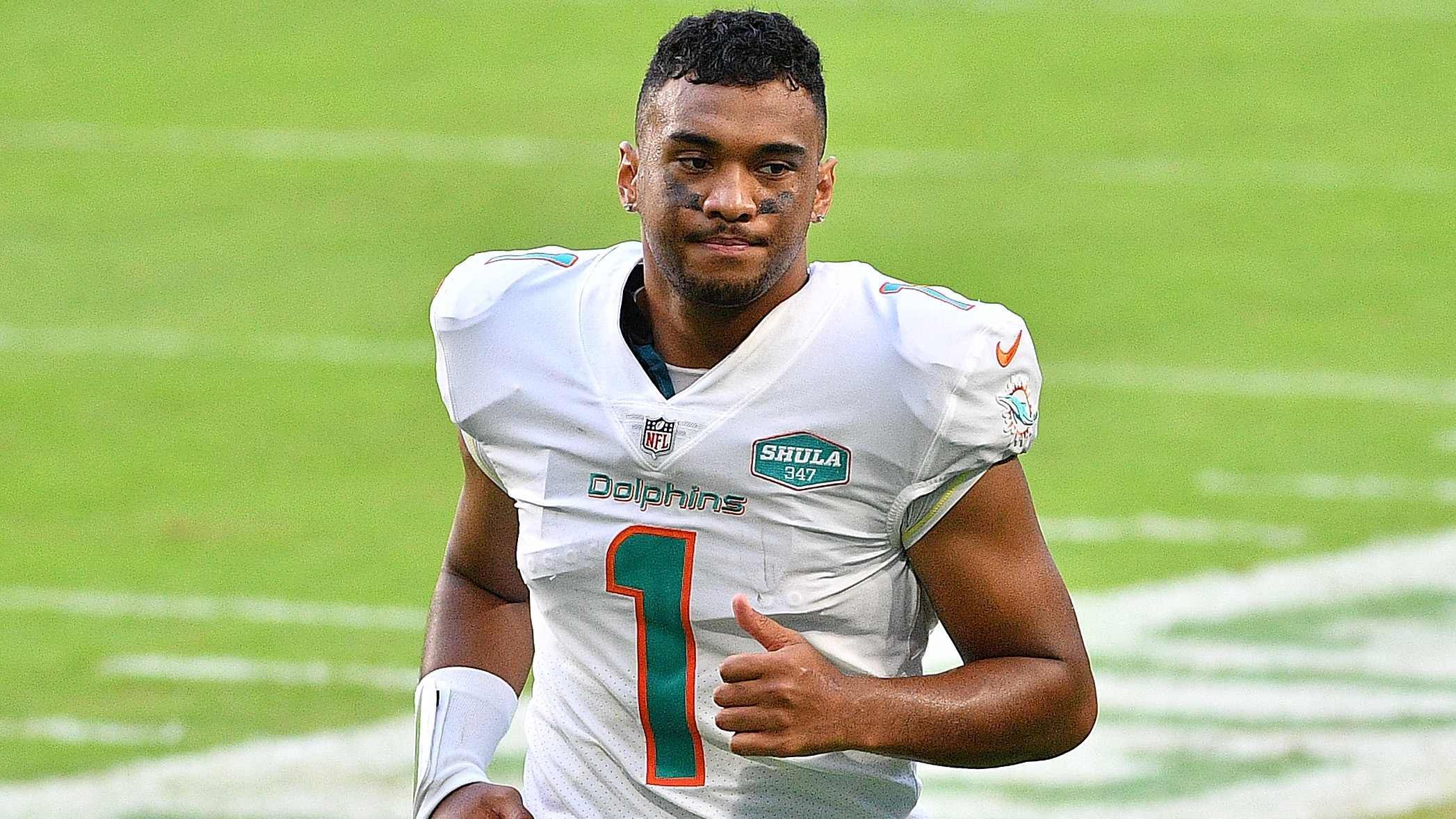 <strong>Platz 17 (geteilt): Tua Tagovailoa</strong><br>Fumbles insgesamt: 28<br>Davon verlorene Bälle: 7<br>Team: Miami Dolphins<br>Spiele: 43