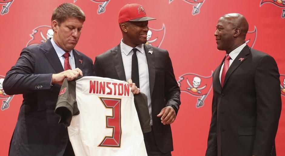 
                <strong>NFL-Draft 2015</strong><br>
                In der ersten Runde ausgewählte Quarterbacks:Pick 1 (Tampa Bay Buccaneers) - Jameis Winston (Foto) - Pick 2 (Tennessee Titans) - Marcus Mariota
              