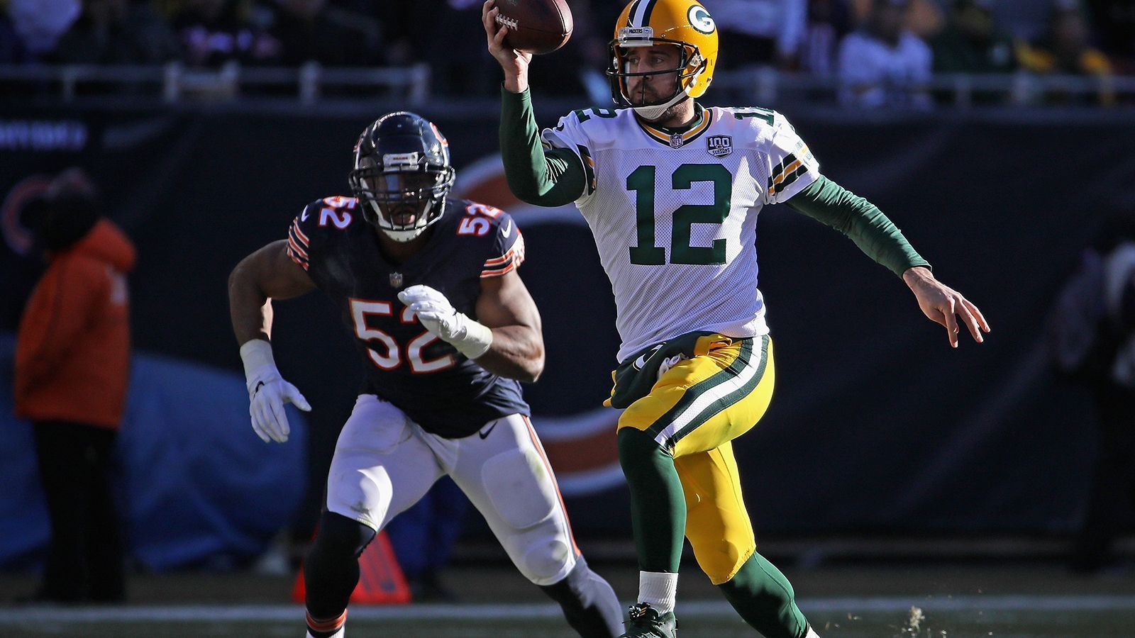 
                <strong>Woche 15: Chicago Bears at Green Bay Packers </strong><br>
                Es wird das 200. Aufeinandertreffen der ältesten Rivalität, die die NFL zu bieten hat. Die Green Bay Packers werden ihren großen Rivalen aus der NFC North im Lambeau Field begrüßen und gegen die Chicago Bears spielen. Das Hinspiel findet in Woche 1 statt und wird die Regular Season 2019 eröffnen. In Woche 15 kommt es dann zum großen Rückspiel. 
              