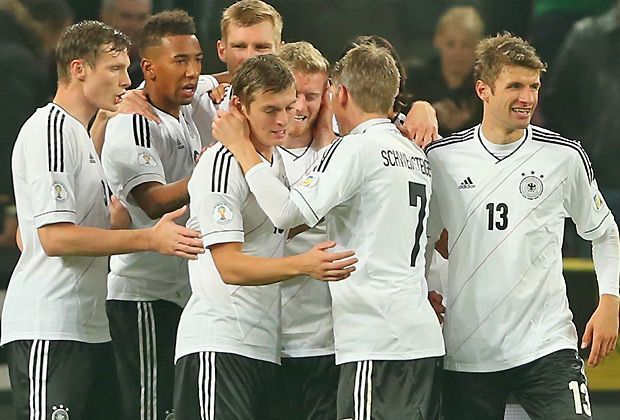 
                <strong>Gruppe G: Deutschland, Portugal, Ghana, USA</strong><br>
                Die Portugiesen sind schon ein alter Bekannter für das DFB-Team. 2006 und 2008 traf man jeweils in großen Turnieren aufeinander - und immer gewann Deutschland. Auch Ghana und die USA sollten schlagbar sein
              