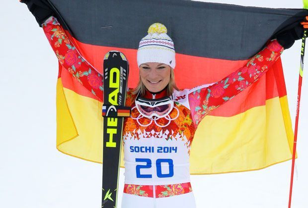 
                <strong>Superkombination: Gold - Maria Höfl-Riesch - Deutschland</strong><br>
                Auf unsere Gold-Marie ist Verlass! Höfl-Riesch wiederholt ihren Triumph von Vancouver 2010 und sichert sich ihre insgesamt dritte Goldmedaille bei Olympia. Die deutsche Fahnenträgerin legte in der Abfahrt das Fundament (Platz 5) und hievte sich nach dem Slalom auf den Thron.
              