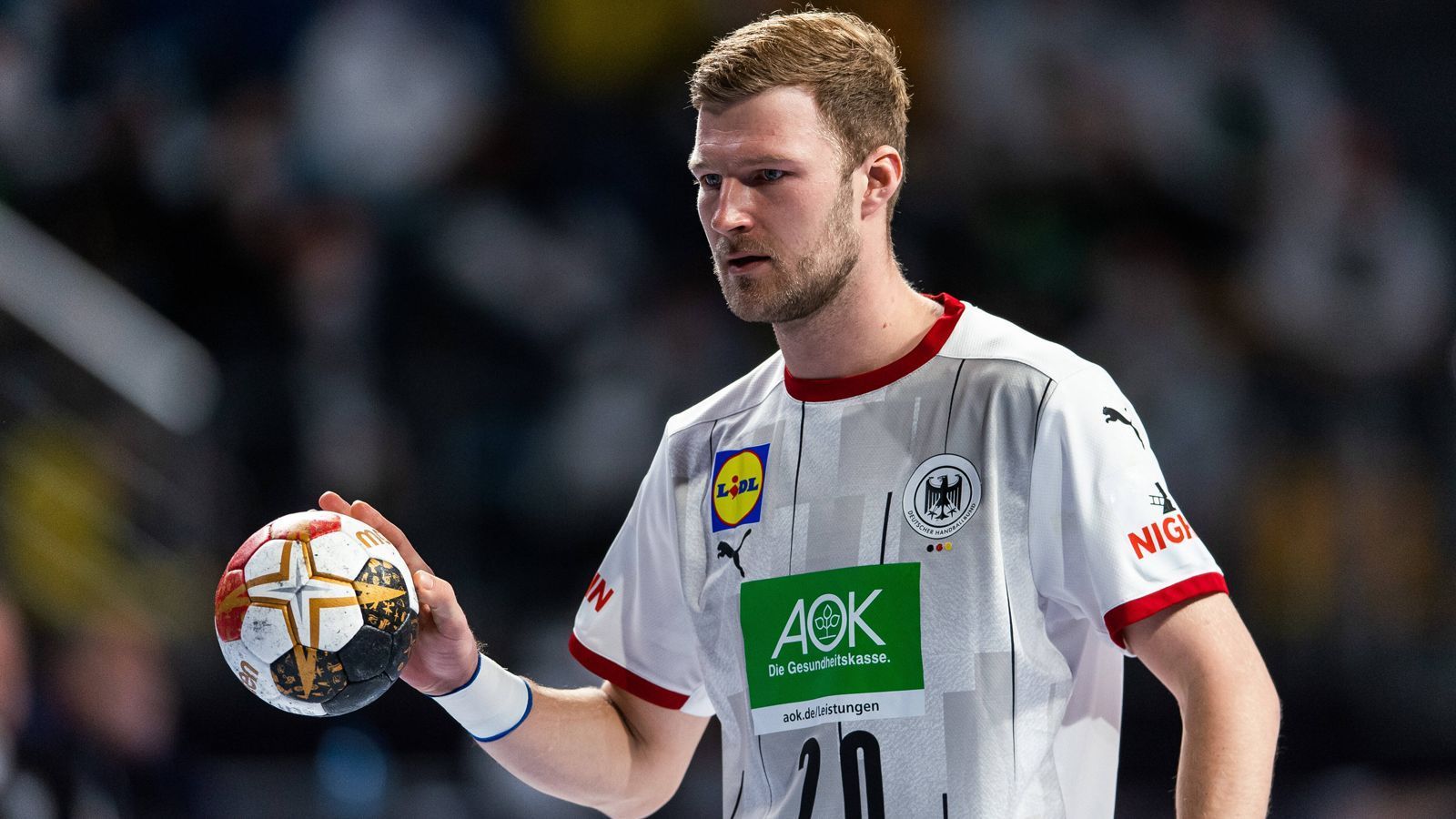 
                <strong>Philipp Weber</strong><br>
                Verein: SC DHfK LeipzigGehalt: 28.000 Euro/Monat
              