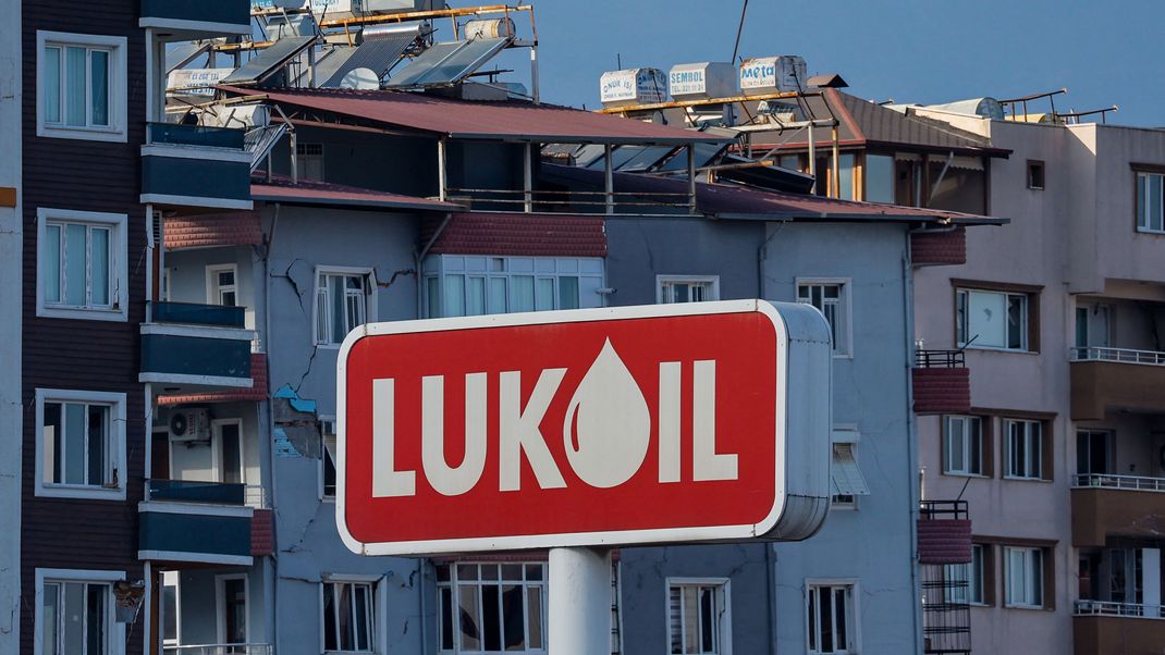 Beim russischen Öl-Unternehmen Lukoil sterben immer wieder Top-Manager unter rätselhaften Umständen.