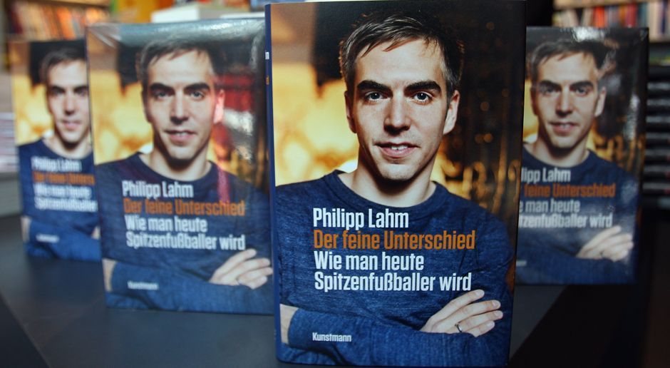 
                <strong>Statt San Marino gegen Deutschland anzuschauen ...</strong><br>
                ... lesen wir lieber die Biografie von Philipp Lahm.
              