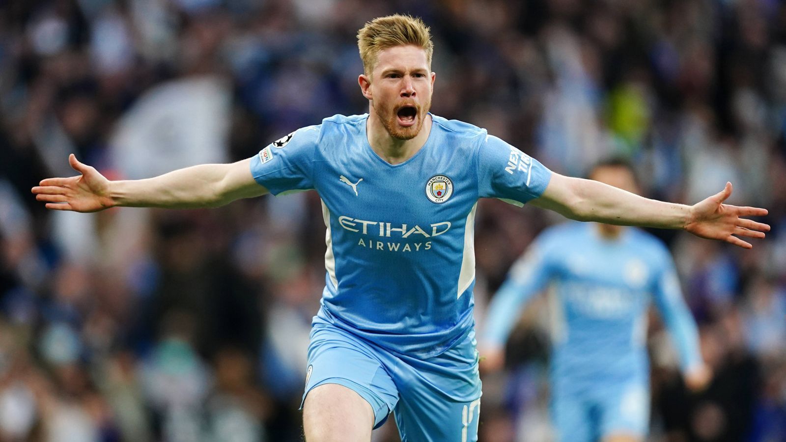 
                <strong>Kevin De Bruyne </strong><br>
                Verwandelt Mahrez' Traumflanke nach zwei Minuten zum City-Traumstart per Kopf, wenig später legt er den zweiten Treffer der Citizens auf. Überragender Mann in der City-Offensive. Über ihn läuft quasi jeder Angriff. Im zweiten Durchgang teilweise etwas mehr um Kontrolle bemüht, insgesamt aber ein Weltklasse-Auftritt des Belgiers. ran-Note: 1
              