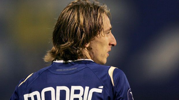 
                <strong>Luca Modric</strong><br>
                Luca Modric ist der wohl prominenteste Spieler, der in Dinamos Talentschmiede groß wurde. Der Mittelfeldspieler ist mittlerweile ein fester Bestandteil von Real Madrids erster Elf. Tottenham zahlte 2008 21 Millionen Euro, ehe Real den Kroaten für 30 Millionen Euro verpflichtete.
              