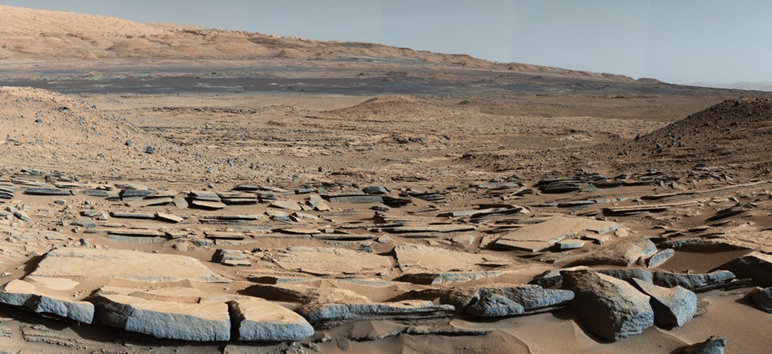 Als "Curiosity" dieses Bild machte, jubelten die Mars-Geologen. Solche Gesteinsablagerungen sind ein eindeutiger Beweis, dass hier einmal Wasser geflossen ist.