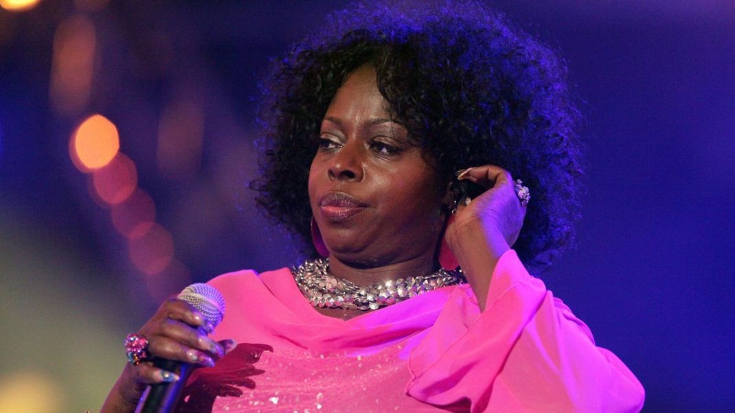 Sängerin Angie Stone ist tot – sie starb mit 63 Jahren.