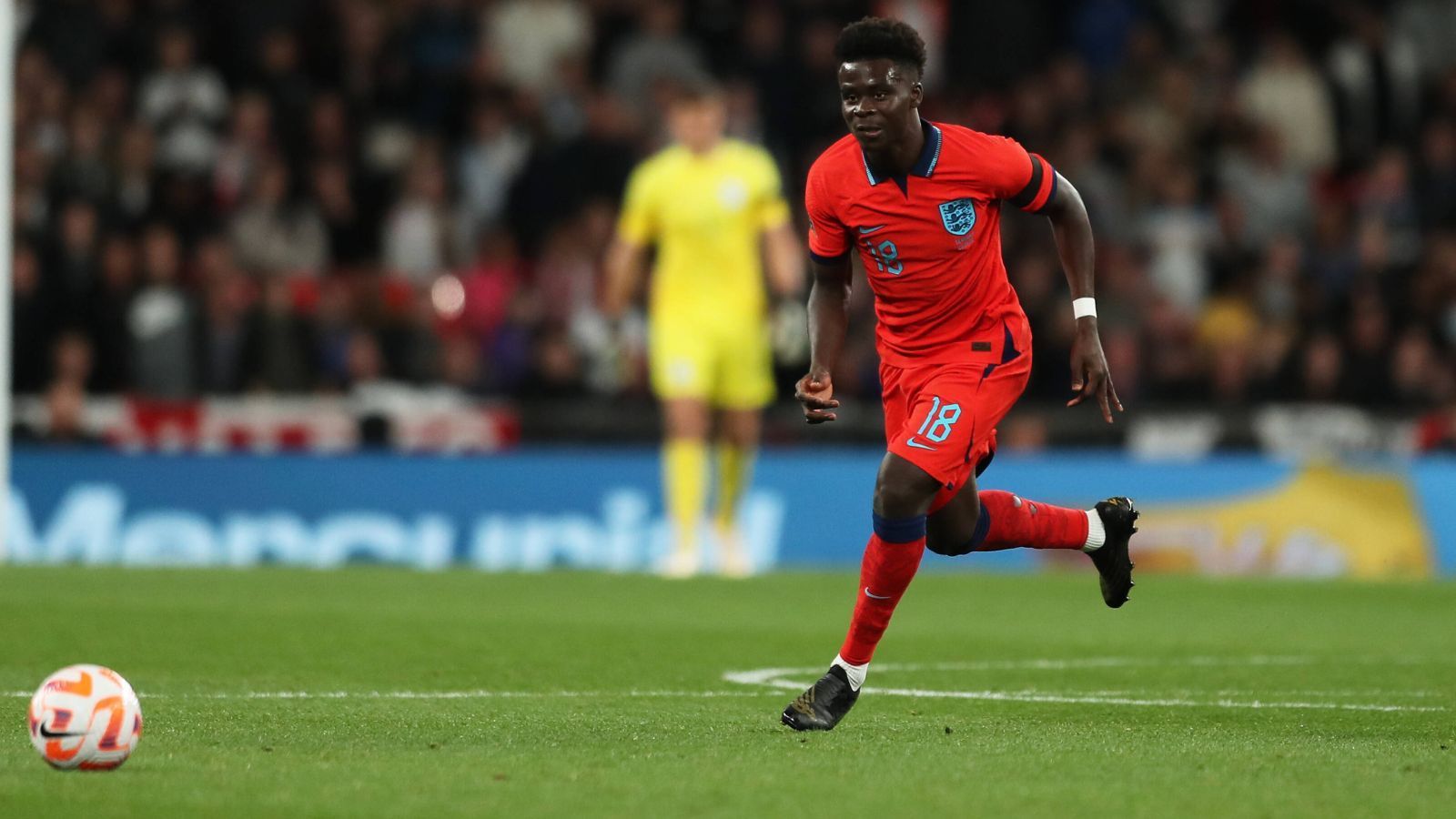 
                <strong>Platz 8: Bukayo Saka (England)</strong><br>
                &#x2022; Position: Rechtsaußen<br>&#x2022; Alter: 21<br>&#x2022; Verein: FC Arsenal<br>&#x2022; Marktwert: <strong>90 Millionen Euro</strong><br>
              