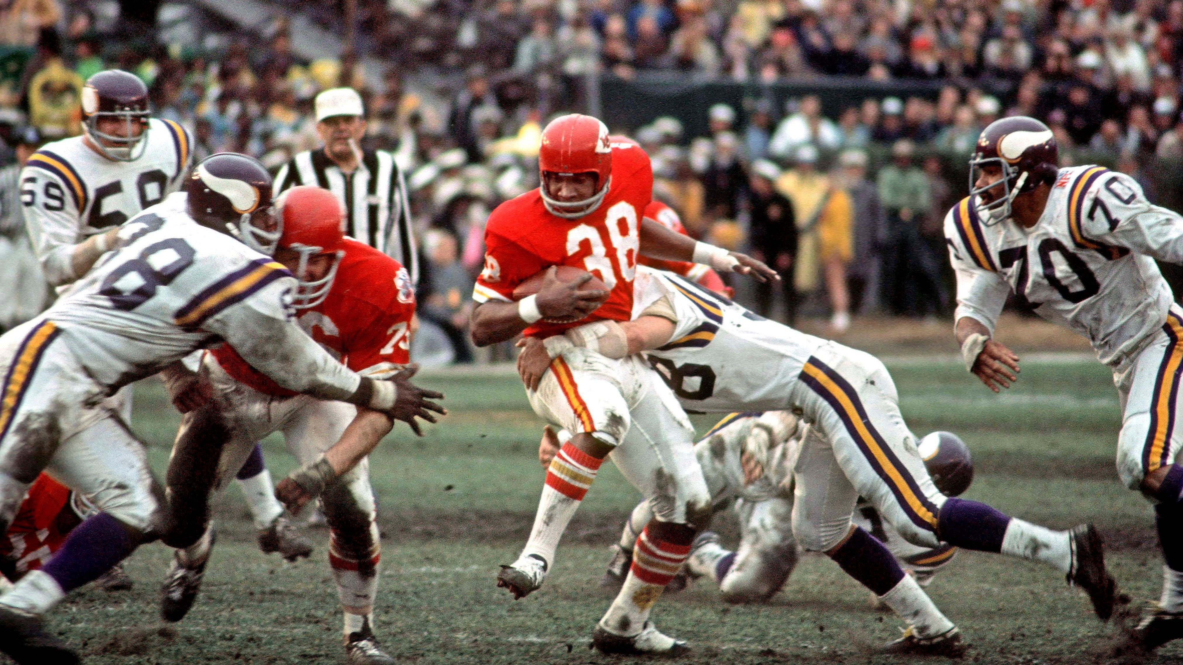 <strong>Super Bowl IV (11.01.1970)</strong><br>Ergebnis: Kansas City Chiefs 23:7 Minnesota Vikings<br>Rematch: Week 1 (20.09.1970)<br>Rematch-Ergebnis: Kansas City Chiefs 10:27 Minnesota Vikings