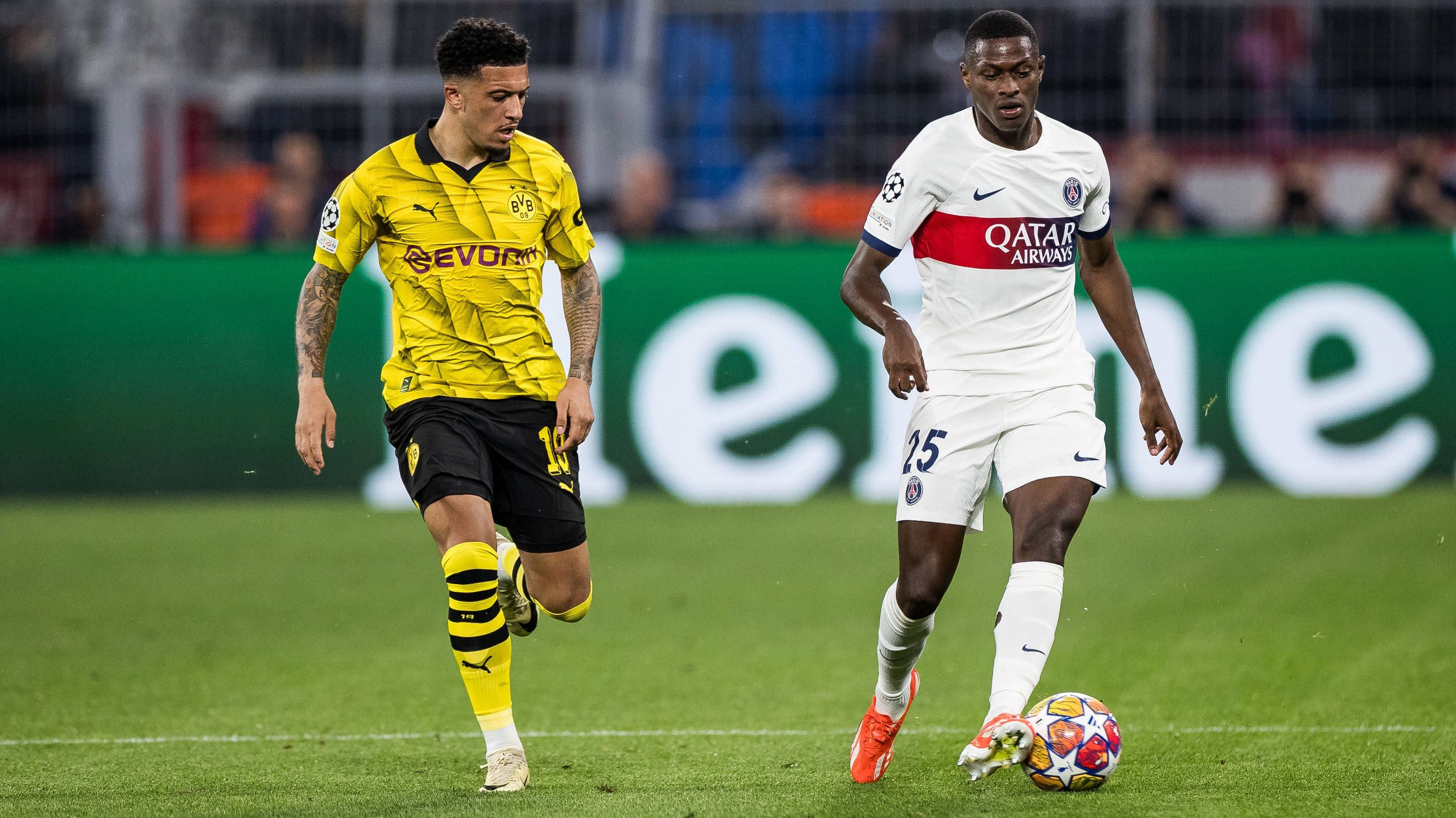 <strong>Nuno Mendes (Paris St. Germain)</strong><br>Beim BVB läuft viel über seine rechte Seite, er hat in der ersten Halbzeit deshalb jede Menge zu tun. Dabei wechseln sich Licht und Schatten ab, immer mal wieder schleichen sich Ungenauigkeiten ein. Auch in Halbzeit zwei oft nicht sattelfest, gegen Sancho sogar manchmal hilflos. <strong><em>ran</em>-Note: 5</strong>