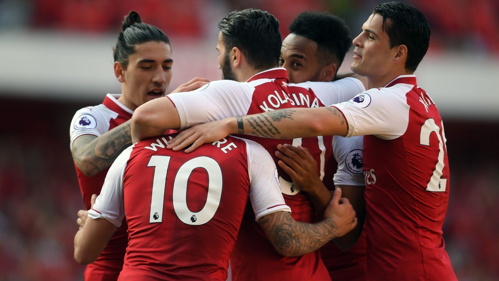 
                <strong>Platz 6 - FC Arsenal (England)</strong><br>
                Social-Media-Fans gesamt: 62,7 MillionenFacebook: 37,9 MillionenTwitter: 13,8 MillionenInstagram: elf Millionen
              