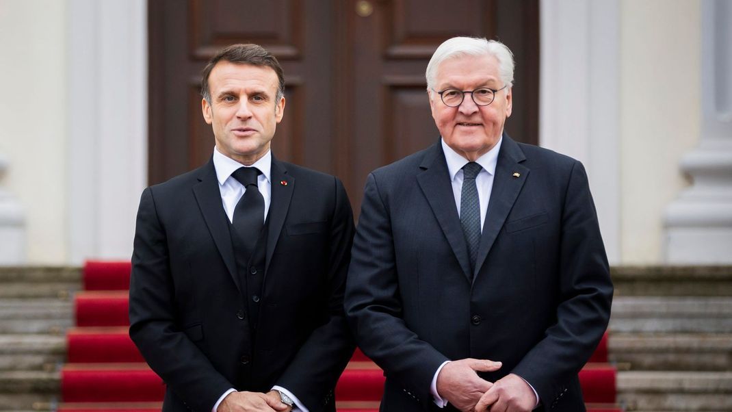 Frankreichs Präsident Macron bei Bundespräsident Steinmeier