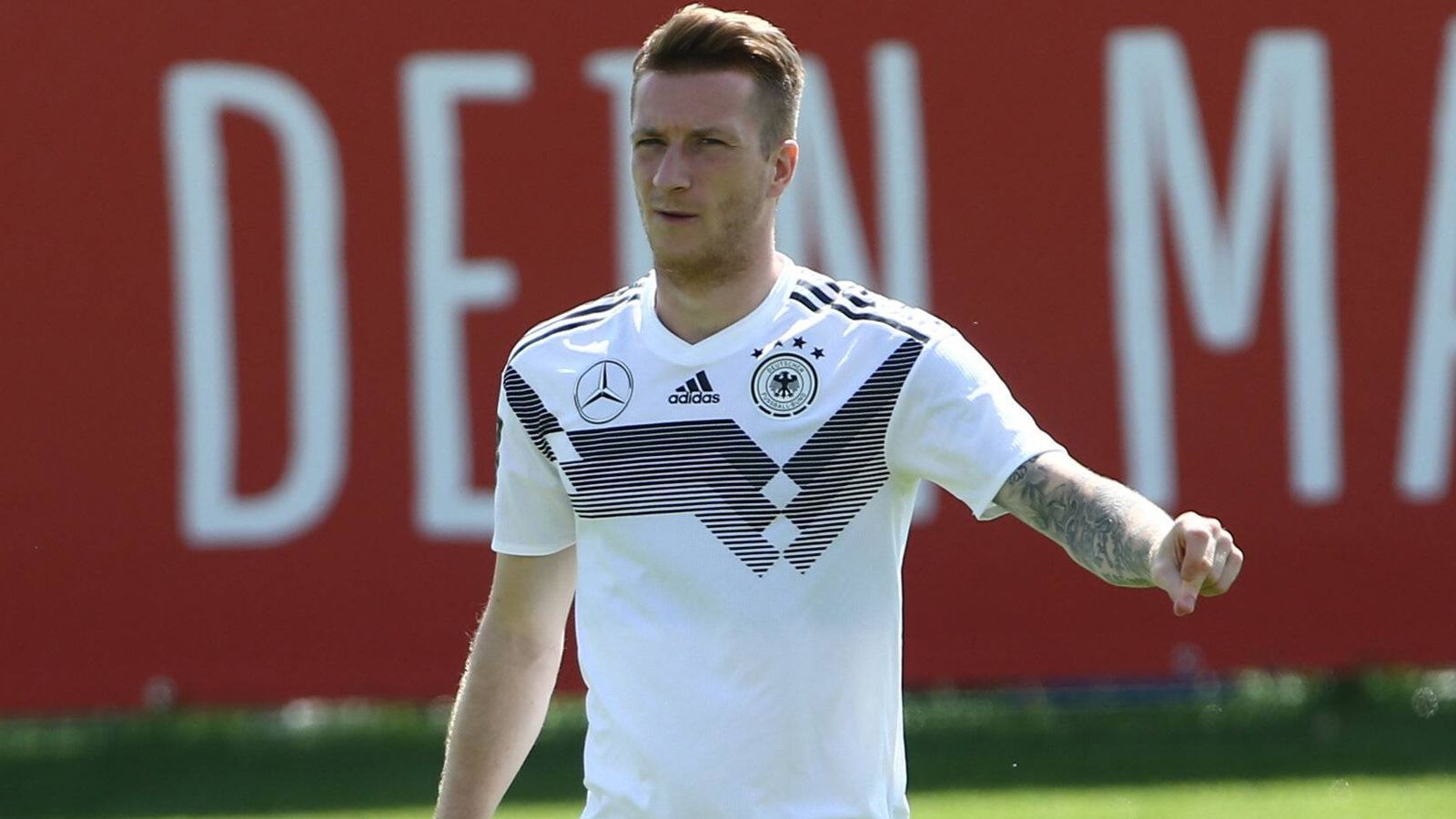 
                <strong>Marco Reus</strong><br>
                Reus wird als Einwechselspieler gebracht, fällt in den 23 Minuten Spielzeit aber nicht groß auf. Wenigstens verletzt er sich nicht. ran-Note: ohne Bewertung
              