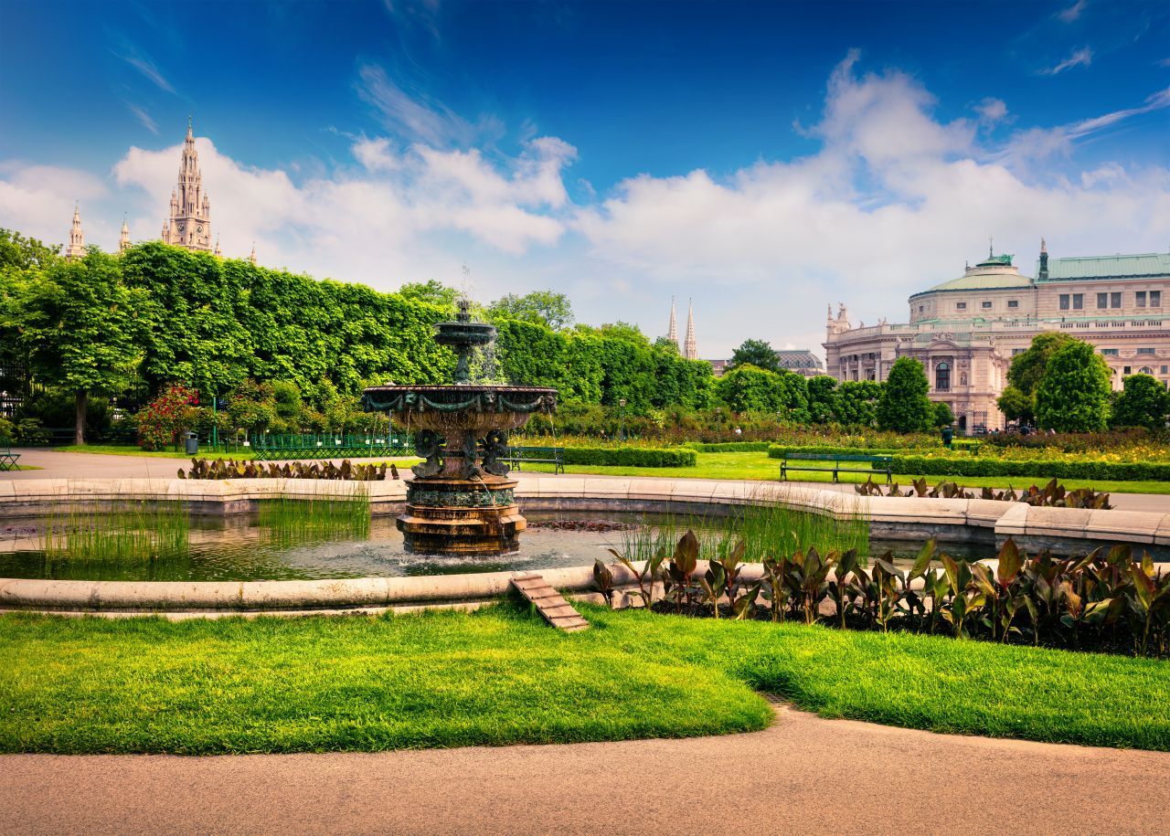 Mit dem Sommer kommt die Sonne. Auch der Laptop muss geschützt werden, wenn ich in den Park gehe.