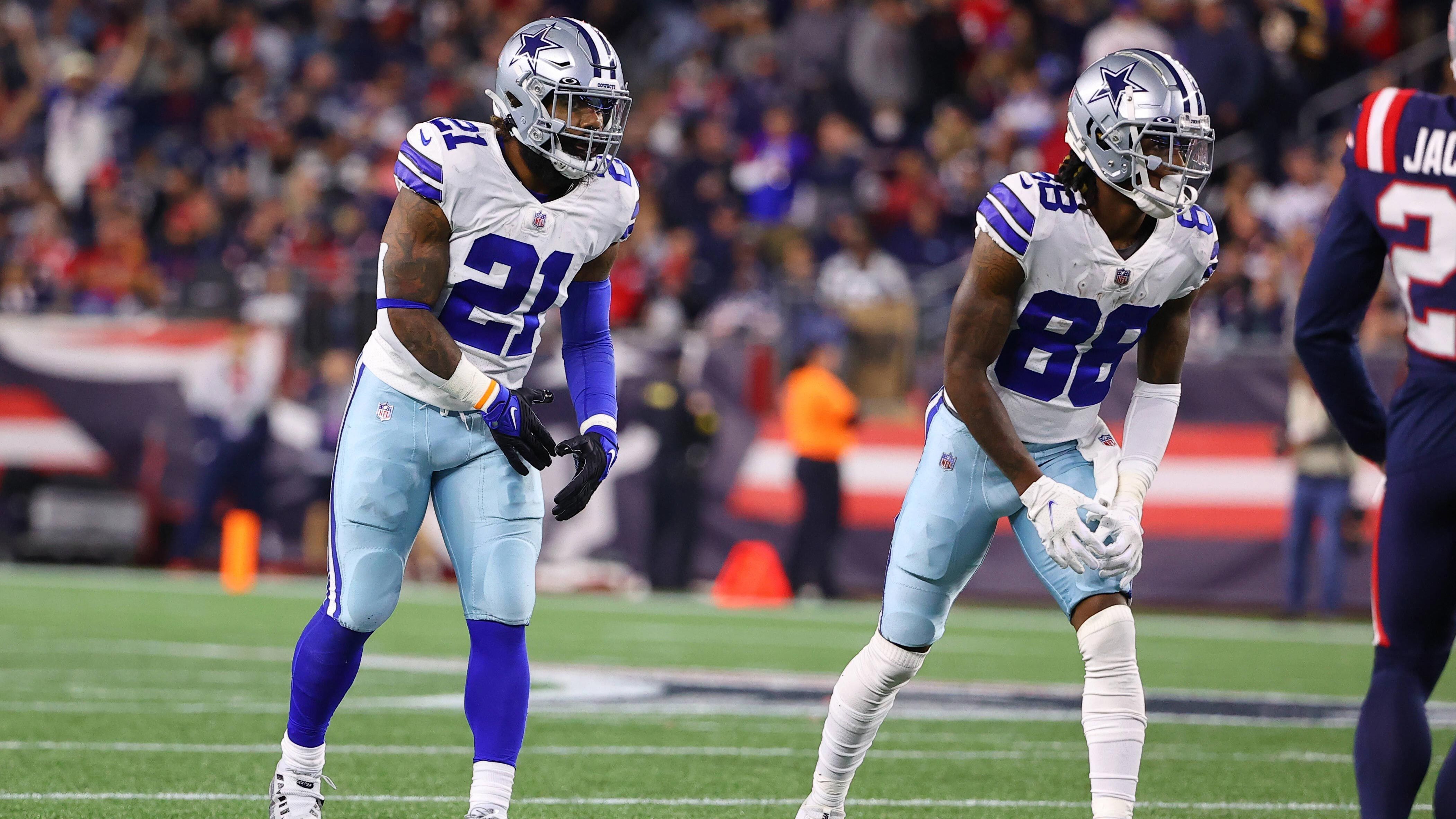 
                <strong>Dallas Cowboys</strong><br>
                Die Cowboys stehen 4-1 und mussten sich lediglich zum Saisonauftakt gegen die Tampa Bay Buccaneers geschlagen geben. In den internen Divisons-Duellen gegen die Giants und Commanders gab es jeweils einen Sieg. Auch dank Running Back Ezekiel Elliott (l.), der vor seinem Backup Tony Pollard Rushing Leader bei den Cowboys ist. Beim Passspiel ist Ceedee Lamb (r.) mit 341 Yards die Nummer-1-Anspielstation von Quarterback Cooper Rush, der noch den verletzten Dak Prescott vertritt und nach dem Sieg gegen die Los Angeles Rams nach wie vor ungeschlagen als Starter bei den Cowboys ist.
              