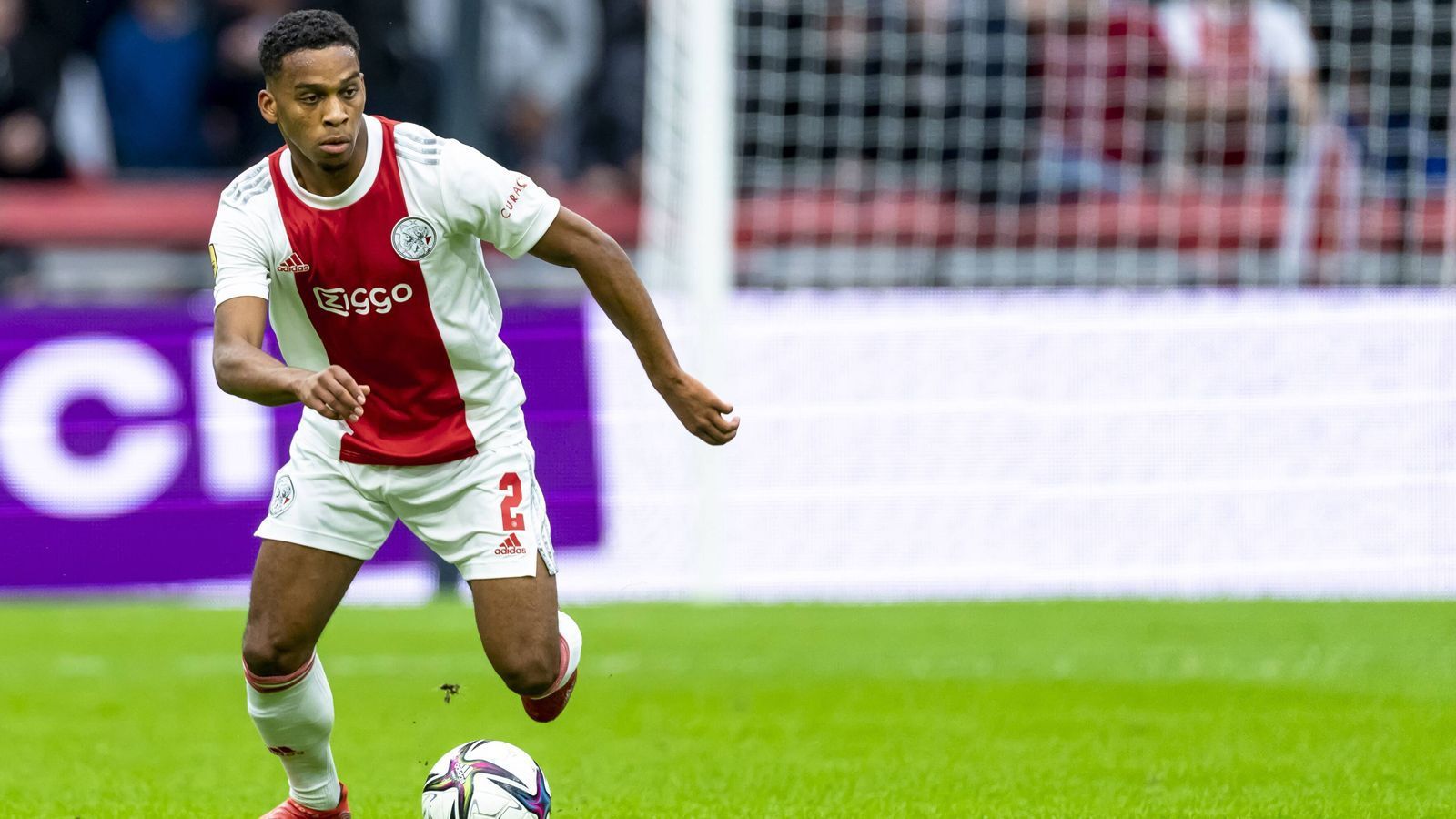 
                <strong>Jurrien Timber (Ajax Amsterdam)</strong><br>
                Position: Innenverteidiger - Alter: 20 Jahre - Vertrag bis: 2024
              