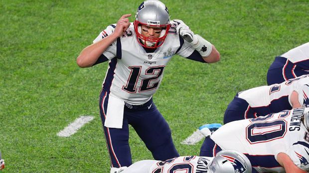 
                <strong>7. AFC East: New England Patriots, Buffalo Bills, Miami Dolphins, New York Jets</strong><br>
                Die Pats mussten Federn lassen, haben sich aber auch in der Defense verstärken können. Und solange Tom Brady nicht alt wird, gelten normale Maßstäbe eh nicht. Dahinter sind die Bills durchaus ein Playoff-Kandidat, die Jets könnten nach einer relativ stabilen Saison mit ein wenig Glück mit ihren Verpflichtungen (Teddy Bridgewater) den nächsten Schritt machen. Die Dolphins hingegen fallen im Vergleich zur Division-Konkurrenz doch sehr deutlich ab.
              