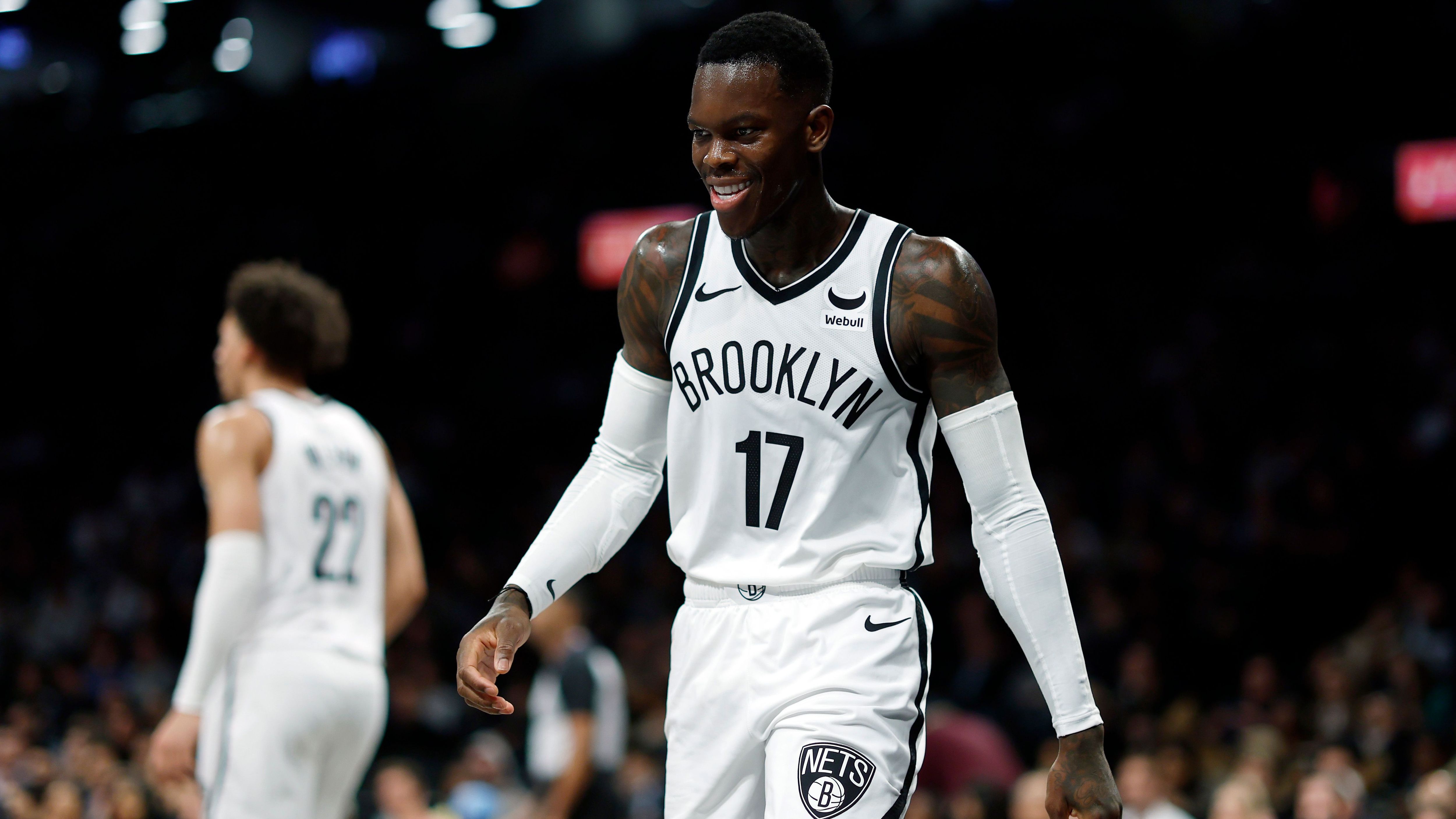 <strong>Platz 23 -&nbsp;Brooklyn Nets (zuvor Rang 23, 23:36)</strong> <br>Noch spielen die Nets um die PlayIns. Drei Spiele Rückstand auf Atlanta sind in noch über 20 Partien durchaus aufzuholen. Doch wir wollen auf Dennis Schröder schauen. Der deutsche Weltmeister startete und zeigte starke Leistungen. In den letzten drei Spielen kommt Schröder auf starke 18,7 Punkte pro Partie.