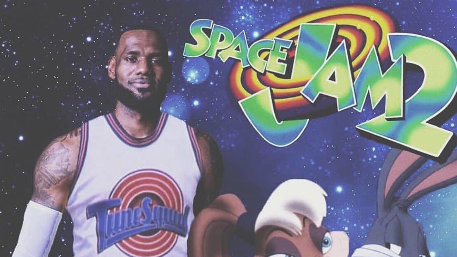 
                <strong>Space Jam 2 </strong><br>
                Space Jam 2, die Neuauflage des Kultfilms aus den Neunzigern mit Michael "Air" Jordan, nimmt immer weiter Formen an. Neben Superstar LeBron James, der schon länger für die Hauptrolle feststeht, ist nun laut "The Athletic" auch ein Großteil der restlichen Film-Besetzung fix. ran.de zeigt euch, welche NBA-Stars voraussichtlich zum Cast von Space Jam 2 gehören.
              