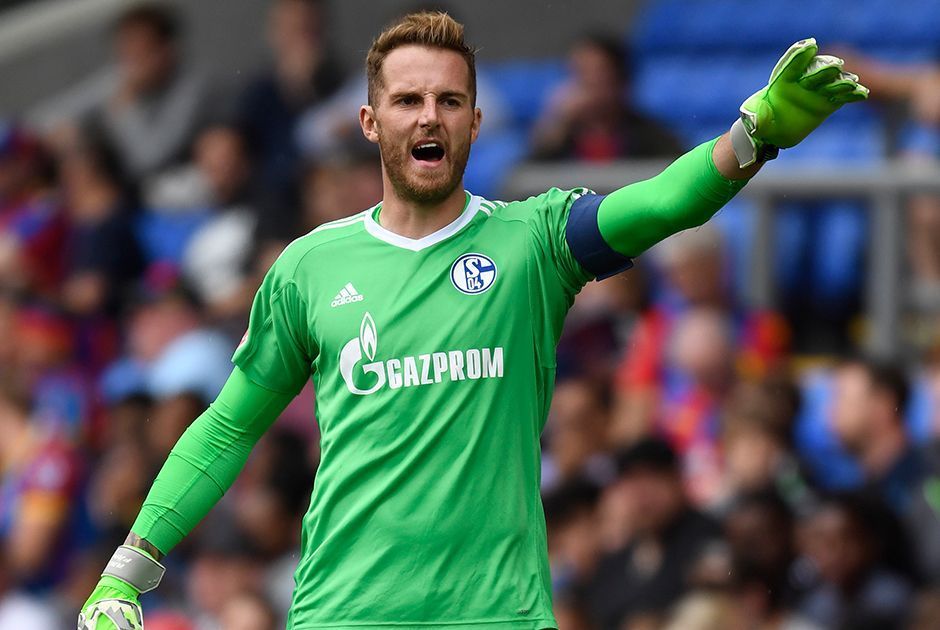 
                <strong>FC Schalke 04: Ralf Fährmann</strong><br>
                Im Team seit Juli 2011.
              