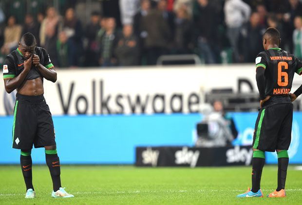 
                <strong>Flop: Werders englische Woche</strong><br>
                Die englische Woche mit null Punkten war für Werder zum Vergessen. "Die Tabelle schaut nicht gut aus - und sie wird wahrscheinlich in den nächsten Wochen auch nicht besser aussehen", sagte ein frustrierter Werder-Coach Robin Dutt nach dem 1:2 in Wolfsburg.
              