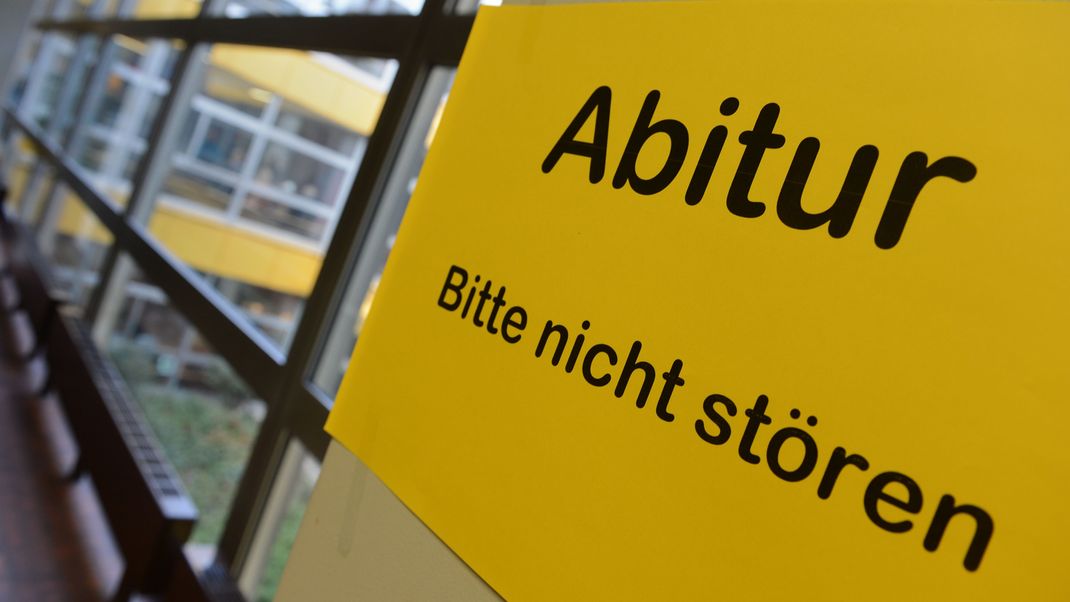 Article Image Media
