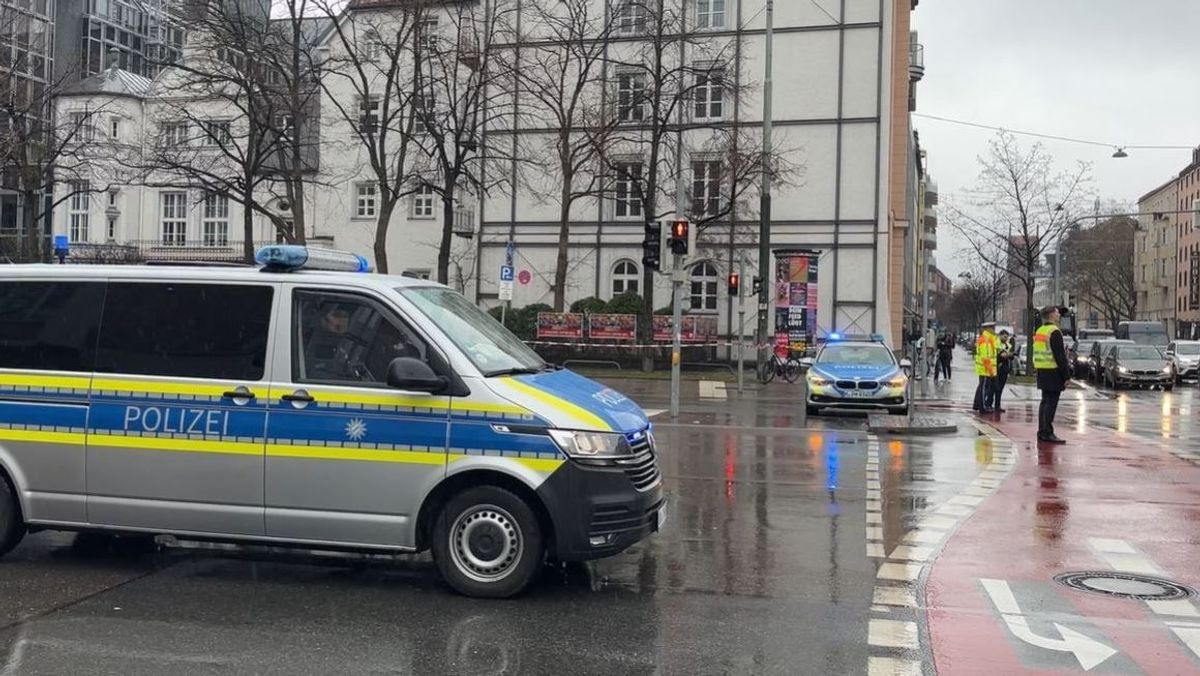 Auto fährt in Menschenmenge Münche