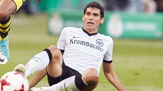 
                <strong>Jesus Vallejo</strong><br>
                Der Spanier gilt als Riesentalent in der Innenverteidigung. Im Duell der Youngster gegen Dembele sieht Vallejo vor dem 0:1 allerdings alt aus. Danach spielt die Real-Madrid-Leihgabe sehr zuverlässig und hat Dembele meist gut im Griff. Das schafft auch nicht jeder. ran-Note: 3
              