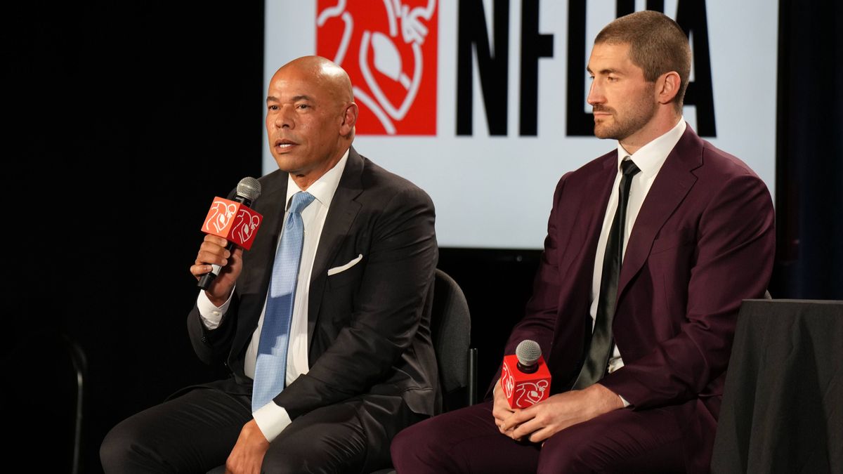 NFL, American Football Herren, USA Super Bowl LVIII-NFLPA press conference, PK, Pressekonferenz Feb 7, 2024; Las Vegas, NV, USA; NFLPA executive director Lloyd Howell and president JC Tretter at th...