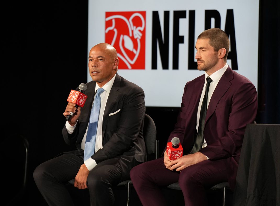 Lloyd Howell (l.) und JC Tretter sind aus der NFLPA zurückgetreten