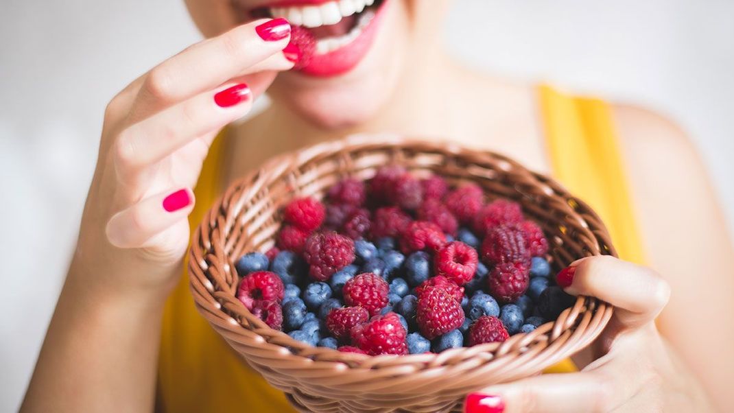 Wie sieht es mit den Inhaltsstoffen bei veganem Nagellack aus? Die Antwort lest ihr im Beauty-Artikel über tierversuchsfreien Nagellack.